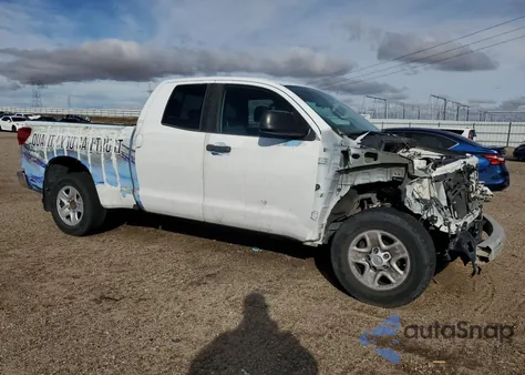 2010 Toyota Tundra Double Cab Sr5 z USA, uszkodzony, nr VIN 5TFRM5F16AX014776